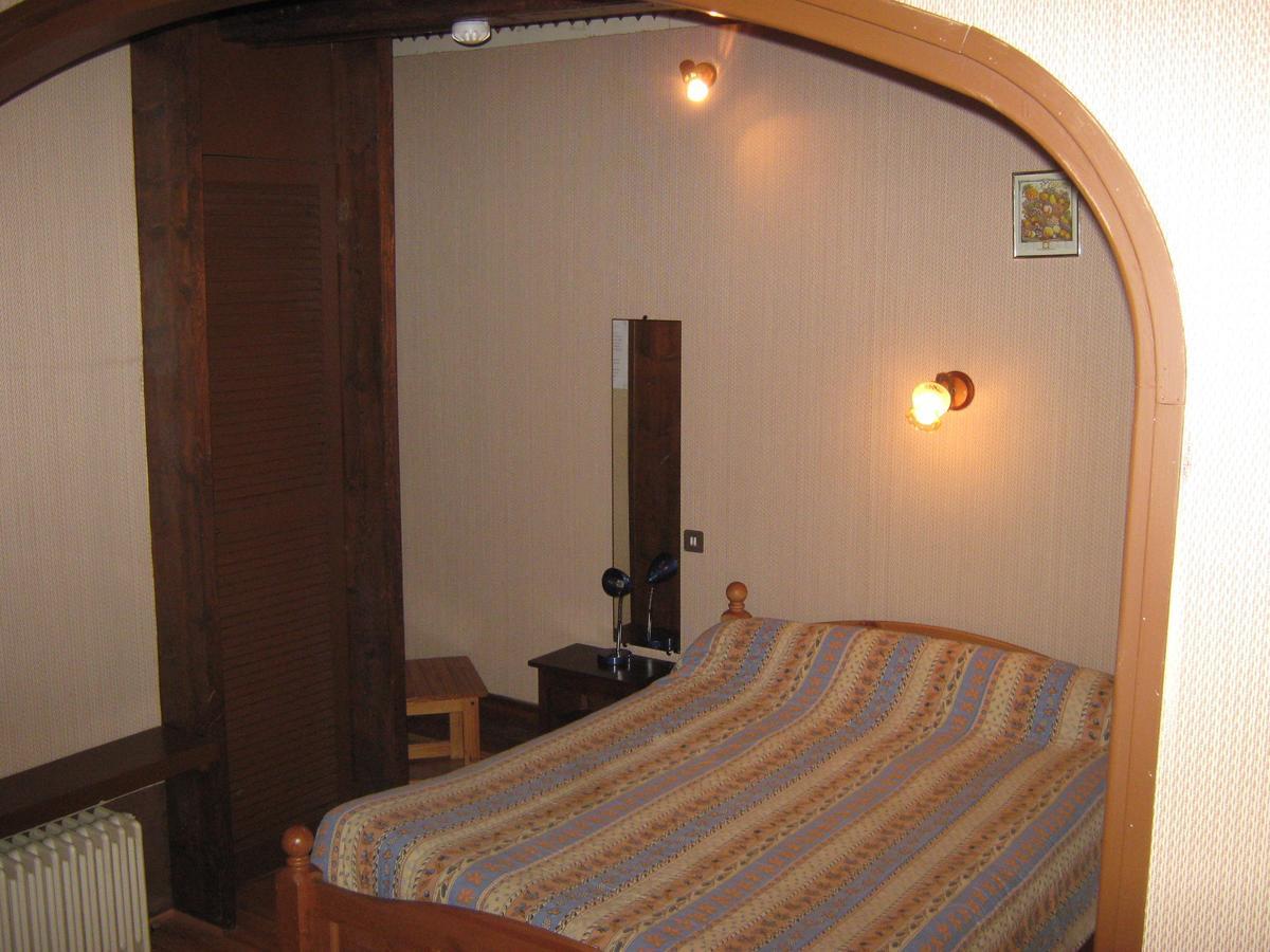 Logis Hotel Restaurant La Chaumiere ตูร์นง-โซร์-โฮน ภายนอก รูปภาพ
