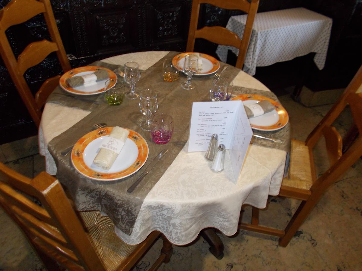 Logis Hotel Restaurant La Chaumiere ตูร์นง-โซร์-โฮน ภายนอก รูปภาพ